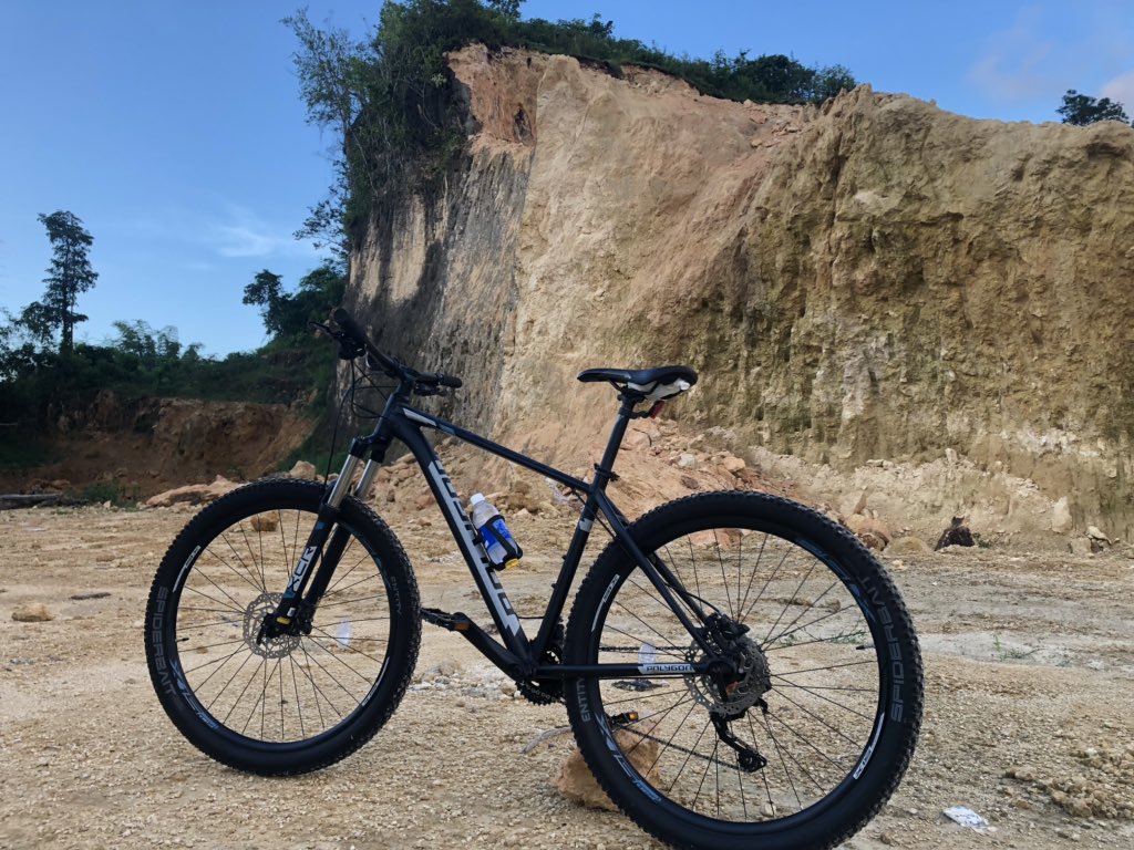 efendilast's tweet photo. dahaga tuk gowes,
terhalang dahaga di tenggorokan 
😁😁😁
#mtbIndonesia
#gowes
#sumenepkotakeris https://t.co/s4BaiHVuML