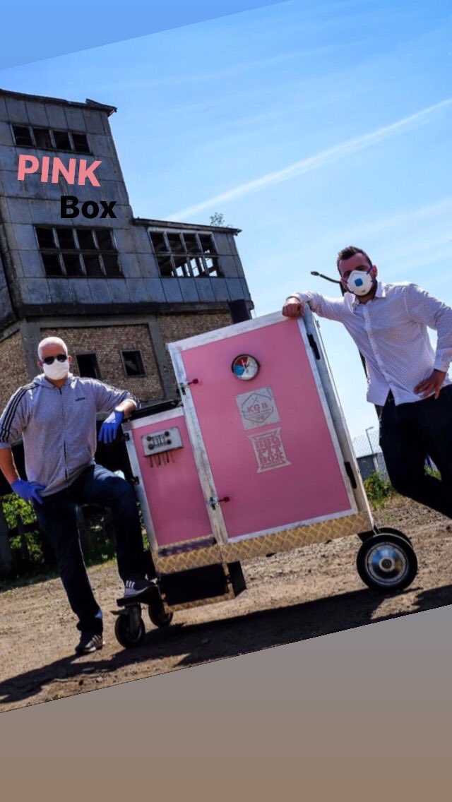 budamazonia's tweet photo. Que opinas de nuestro pink Box? #smokers #horeca #restauracion #elartedeahumar #bbqpitbox #carbonyleña #ahumados #brisket #bbqespaña https://t.co/J49UHBxwBo