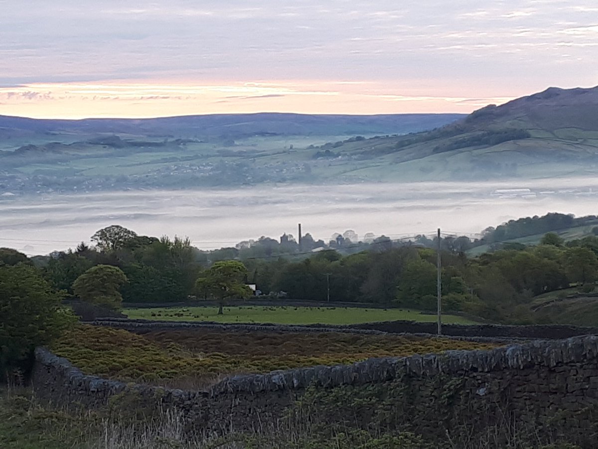 NeilClassOne's tweet photo. Breathtaking views on the way into HQ this morning @VisitSkipton #stunning #hadtostop #picturethis https://t.co/LD9OpQIErs