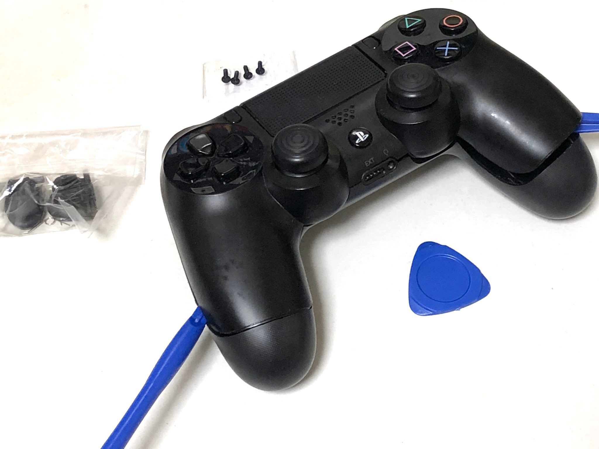 ちだっち 今日は Ps4コントローラーのl2r2トリガーを交換修理していくわ 大蛇丸voice 直りました T Co Nchrzpl2vt Twitter
