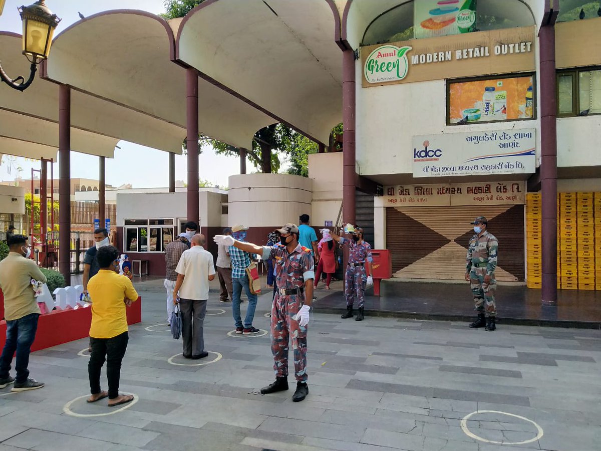 DefencePRO_Guj's tweet photo. #NationalCadetCorps #Gujarat #Anand Unmindful of rising mercury cadets of #13GujBn #4GujBn #2CTC continued their deployment ensuring social distancing in aid 3 civil admin #Day31 of #ExNCCYogdan
#MoDAgainstCorona @SpokespersonMoD
@HQ_DG_NCC @PIBAhmedabad @InfoGujarat https://t.co/Hb1Yk1H2Qb