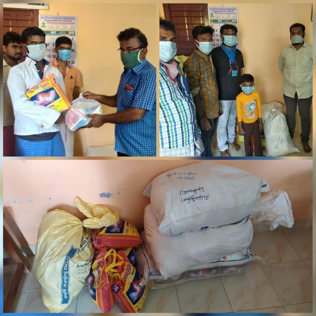 RmmYouthGuild's tweet photo. நெல்லை மாவட்ட ரஜினி மக்கள் மன்றத்தின் சார்பில் இன்று கடையநல்லூரில் ஊரடங்கால் பாதிக்கப்பட்ட குடும்பங்களுக்கு அரிசி மற்றும் மளிகைப் பொருள்கள் வழங்கப்பட்டது.

#அறம்_செய்யும்_RMM 
#SocialActivitiesbyRMM 
#RMMforthepeople
#RMMYouthGuild 🤘🏼🙏🏼 https://t.co/oc5ImY9Gk7