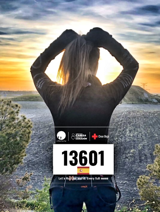runthaica's tweet photo. 8km...No se puede vencer a la persona que nunca se rinde. Sumando kms a la vida. #kmsxalimentos @FullMoonRunnin1 @_r4fun_ #kmsconcorazon @CruzRojaEsp #thaininas #moon #CorroConCorazon  #yosoydesonrisas https://t.co/1zGHlWYun4