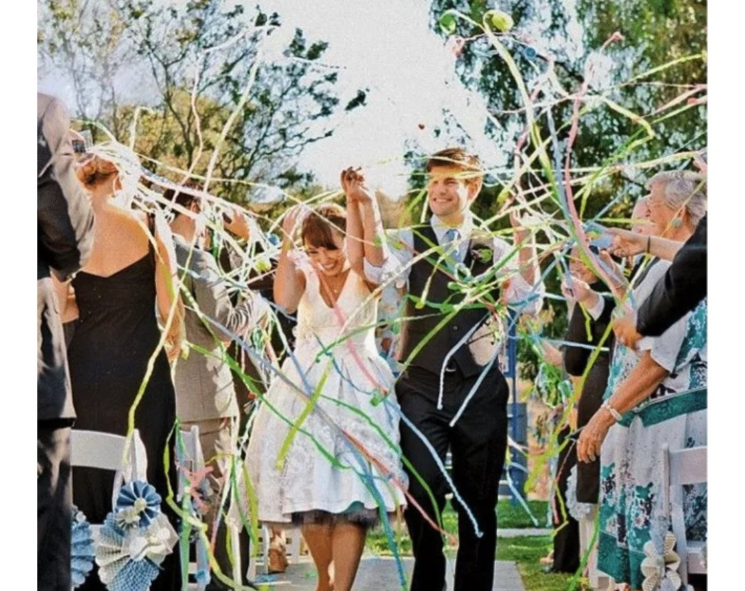Hoy nuestra publicación va por todos esos novios maravillosos que están aplazando su boda pero se niegan a cambiarla al año que viene! Por vosotros! Por todo nuestro sector! Formas originales y diferentes de sustituir el arroz. Éste año lo merece! Animaros! #bodas2020