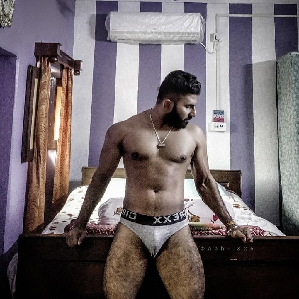 RahulRb595050's tweet photo. Huge nipples❤😚 https://t.co/klBKBlplvp