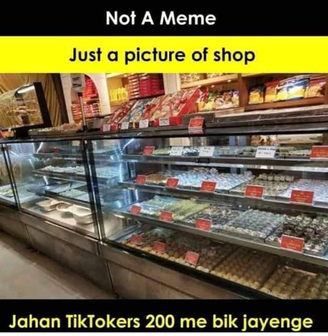 Atharvaareey's tweet photo. *Mithai ki dukan me le jaunga 200 rupe me bik jayega* #carryminatiroast #carryminati #carryop๐ฅ https://t.co/kDkow5UbOJ