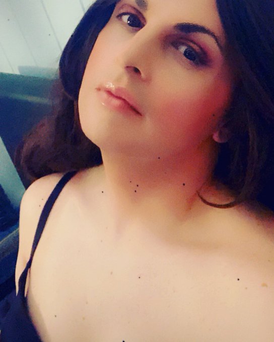 Needing cuddles ???♀??

#crossdress #femboy #gay #crossdresser #sex #cuddles #lonely #cdslut #TransIsBeautiful