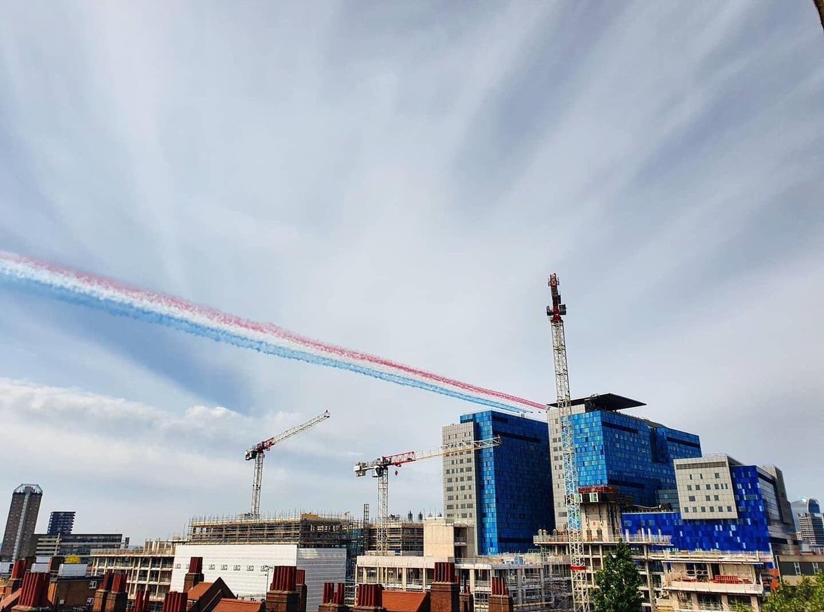 teamaccu's tweet photo. No words can make this stunning picture justice #VEDay2020 @RoyalLondonHosp https://t.co/iKi3PamGTk