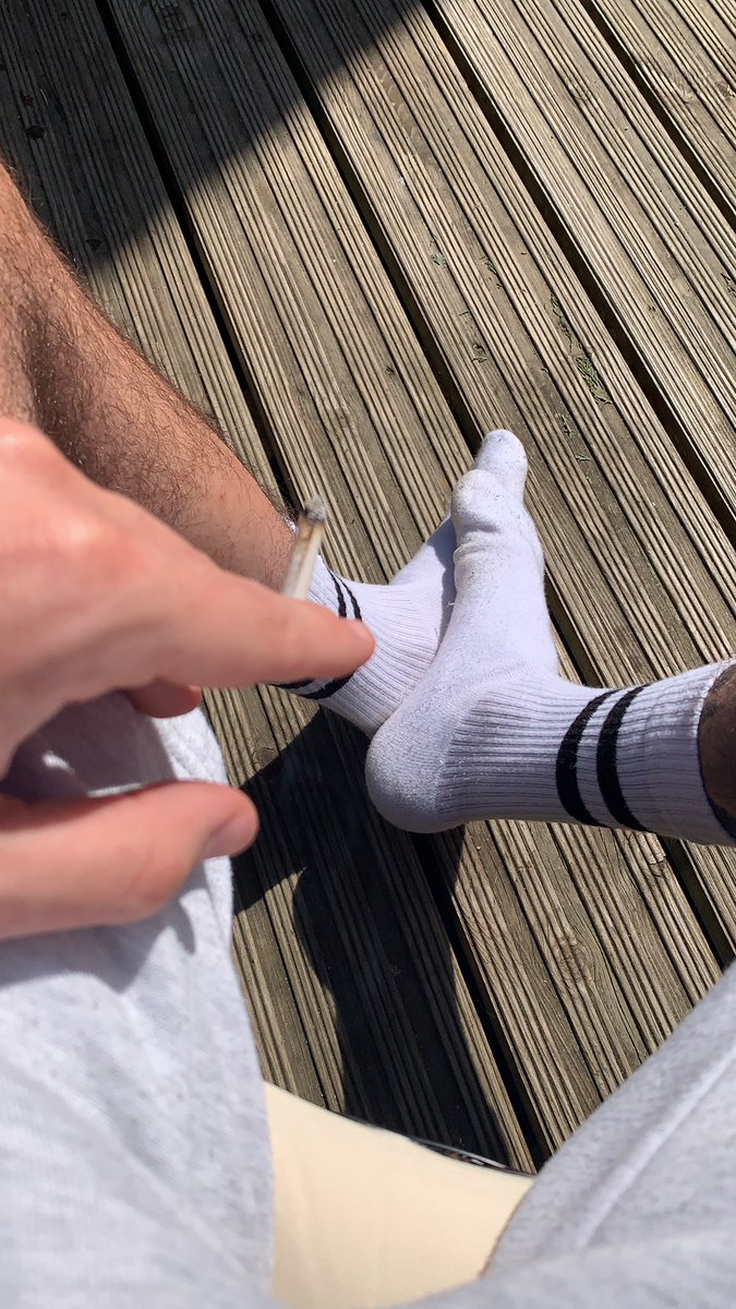 TheScallyLad's tweet photo. Need someone to give me a morning sniff to help with my morning stiff

📥DM FOR PRICES
#MorningGlory #socks #gay #feet #UK #scally #chav https://t.co/LXn6HrzxQR