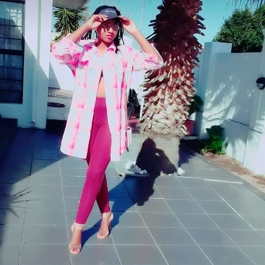 colentha's tweet photo. SA hip hop up coming artist🔥🔥🔥.......there's challenge out there (Colentha K follow her music😍 https://t.co/mJQEPVvXy1