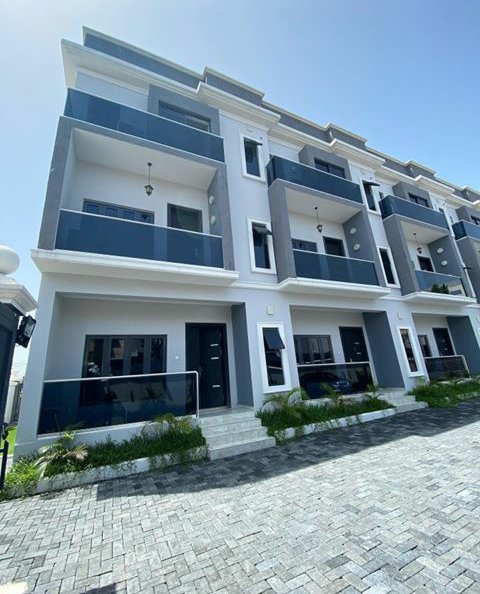 StaunchRealtor's tweet photo. Newly Built 4 Bedroom Terrace Duplex For Sale.

Location: Lekki Phase 1, Lagos

Price: 120m

Features:
- All Rooms Ensuite
- Interlocking
- Swimming Pool
- Gym
- Fitted Air Condition
- Security
- Fully Fitted Kitchen
- Smell Extractor
- Security
- Water Heater

☎ 07046891254 https://t.co/Urb7n1QEGo