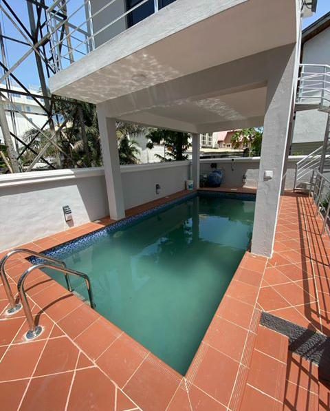 StaunchRealtor's tweet photo. Newly Built 4 Bedroom Terrace Duplex For Sale.

Location: Lekki Phase 1, Lagos

Price: 120m

Features:
- All Rooms Ensuite
- Interlocking
- Swimming Pool
- Gym
- Fitted Air Condition
- Security
- Fully Fitted Kitchen
- Smell Extractor
- Security
- Water Heater

☎ 07046891254 https://t.co/Urb7n1QEGo