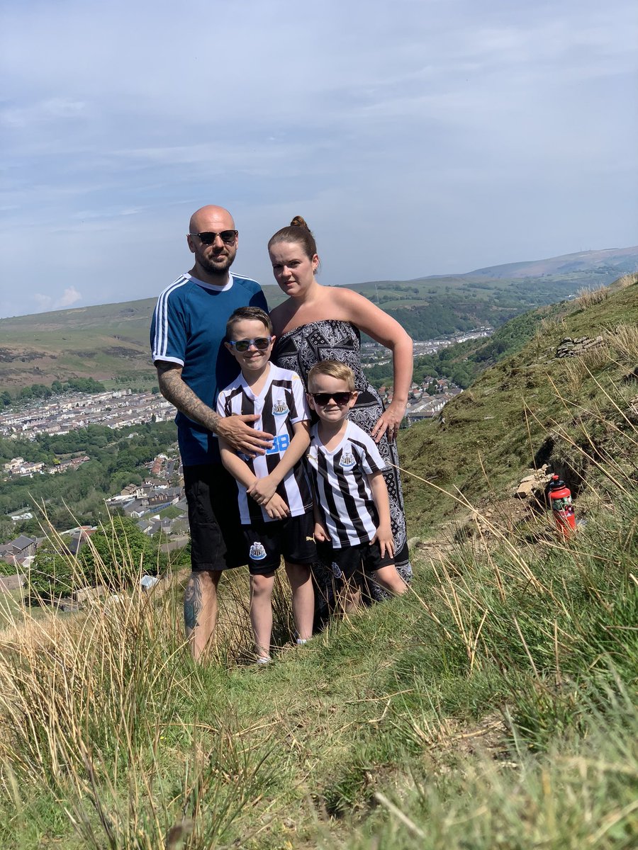 sean_ajax's tweet photo. A much needed stunning mountain walk yesterday, social distancing pitty can’t be said for most the numpties yesterday we seen and I’ve seen on Facebook, don’t be shocked we get a 2nd wave of this virus, you just couldn’t help yourselves #HourOut #FamilyTime #SocialDistancing https://t.co/y2yP8czE8o