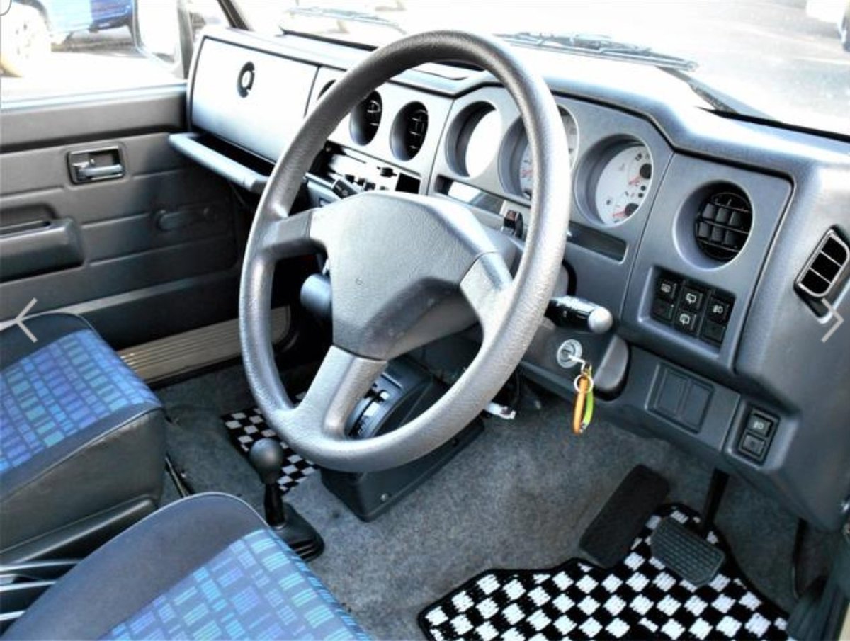 ナベちゃん Ja22改 على تويتر 余計なお世話かもしれませんがお尻コンテストで して頂いたお礼です 自分は3mのダイノックシート 貼ってますけどエアコンルーバー等の貼りにくいところは似た色のペンキ塗って誤魔化してます えー と思われるでしょうけど意外と