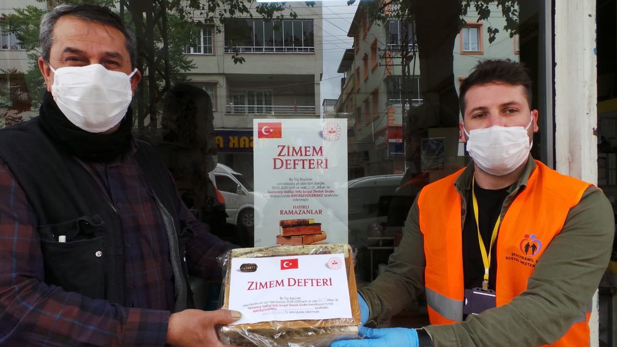 gul_davut's tweet photo. İçişleri Bakanlığımızın  talimatıyla kurulan Valilik Vefa Sosyal Destek Grubu öncülüğünde;

Gaziantepli Hayırseverler,ihtiyaç sahiplerinin borçlarını kapatmak için

51 mahallede 210 Tüpgaz bayisine 
2 Milyon TL ödeyerek 
ZİMEM defterini satın aldılar👏

Kalbe Dokun Gönül Kazan💐 https://t.co/NIG7b7Arje