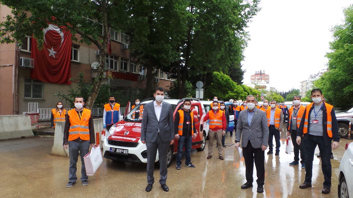 gul_davut's tweet photo. İçişleri Bakanlığımızın  talimatıyla kurulan Valilik Vefa Sosyal Destek Grubu öncülüğünde;

Gaziantepli Hayırseverler,ihtiyaç sahiplerinin borçlarını kapatmak için

51 mahallede 210 Tüpgaz bayisine 
2 Milyon TL ödeyerek 
ZİMEM defterini satın aldılar👏

Kalbe Dokun Gönül Kazan💐 https://t.co/NIG7b7Arje