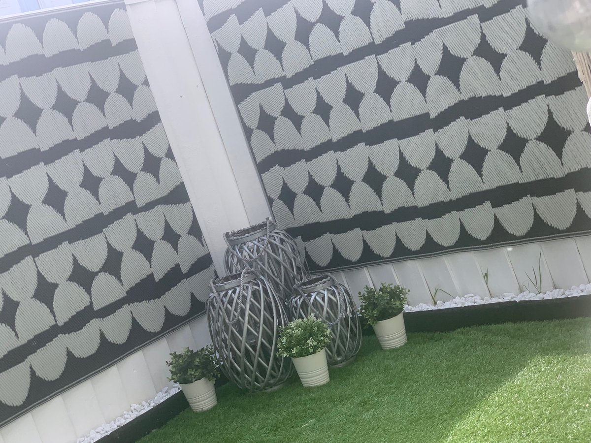 lisacrout's tweet photo. My little zen garden coming on nicely https://t.co/Vyp8riWJV6