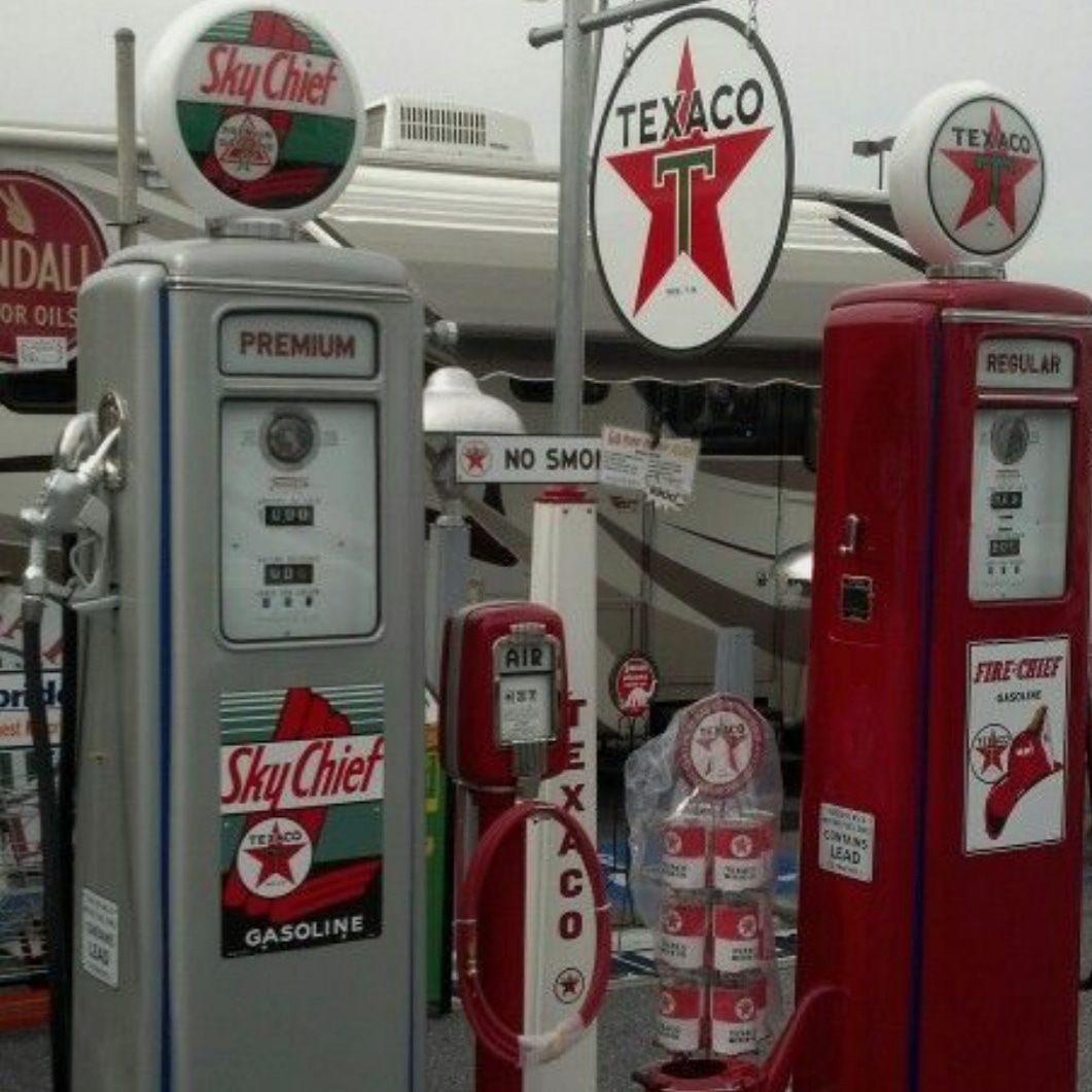 KeithHurst18's tweet photo. You don't just pull up to a gas pump &amp; start filling your truck up, You have to lift the lever, clear the previous sale &amp; start fresh. Same w life. To move forward, we need to wipe our slate clean of the things in our past that we keep holding on to. It starts with forgiveness. https://t.co/wqlPGprVqS