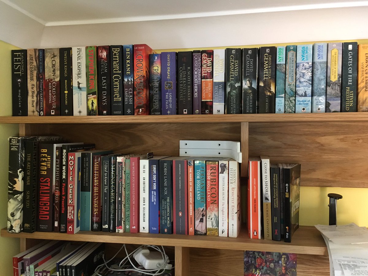 thestrickenland's tweet image. There seemes to be some sort of controversy on here concerning #bookshelves #bookshelfgate Thought I’d throw in my two pennorth...