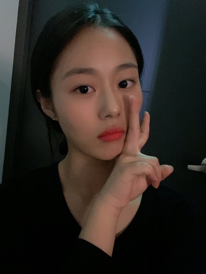 chaeringallery's tweet photo. ｡:°ஐ 200508 
shes so pretty :(
cr fancafe

#채린 #체리블렛 #Chaerin #CherryBullet https://t.co/0RKyJZcrmI