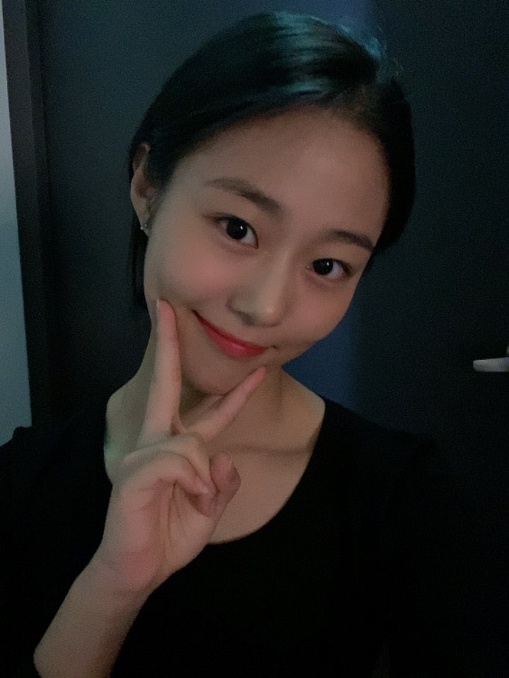chaeringallery's tweet photo. ｡:°ஐ 200508 
shes so pretty :(
cr fancafe

#채린 #체리블렛 #Chaerin #CherryBullet https://t.co/0RKyJZcrmI