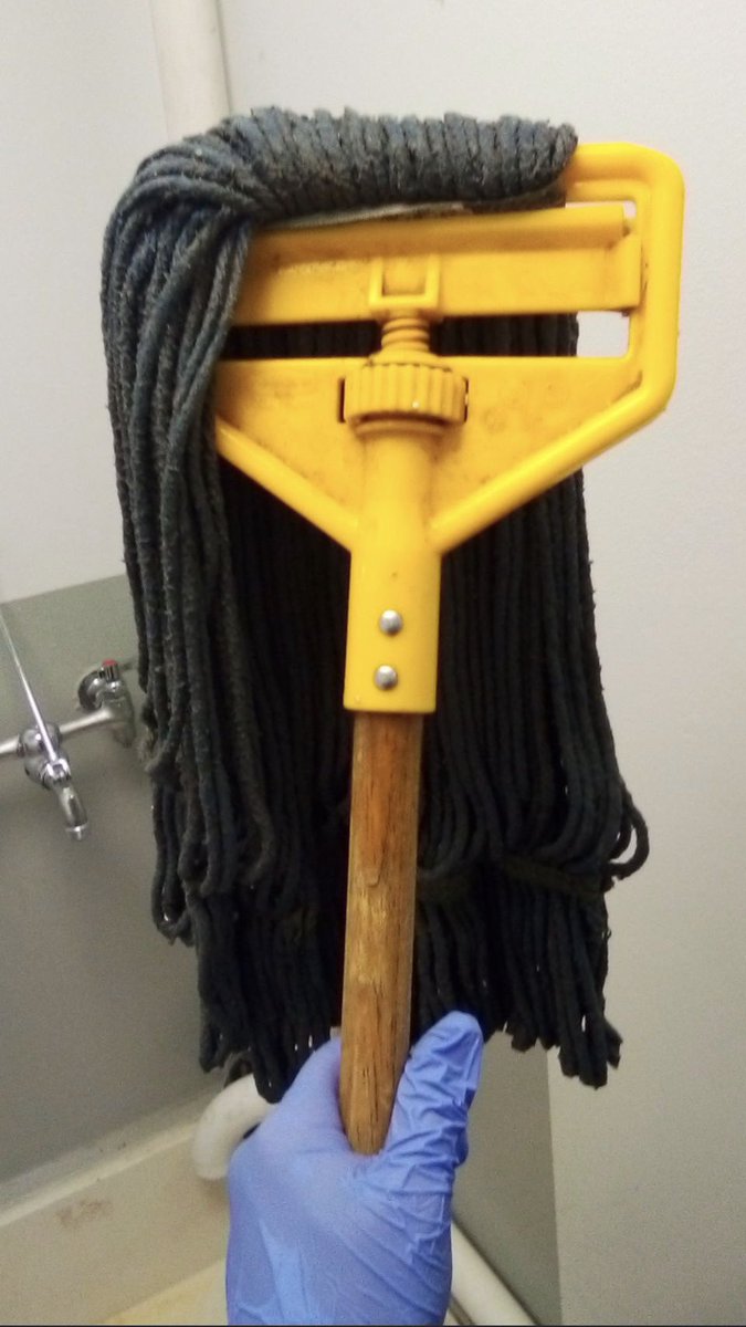 VLATZ's tweet photo. Skrillex? 🤣

#Call911Now https://t.co/KqS5s5Ahlm