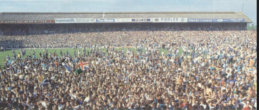ON THIS DAY 1987: Portsmouth Celebrate promotion at home to Sheffield United #POMPEY #PFC #PUP