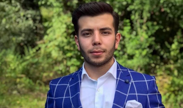 cumhuriyetgzt1's tweet photo. TRT'deki Kuran yarışmasının birincisi eşine şiddetten yargılanıyor
https://t.co/IXkdDUOL9A https://t.co/Gz6pqvDjcV