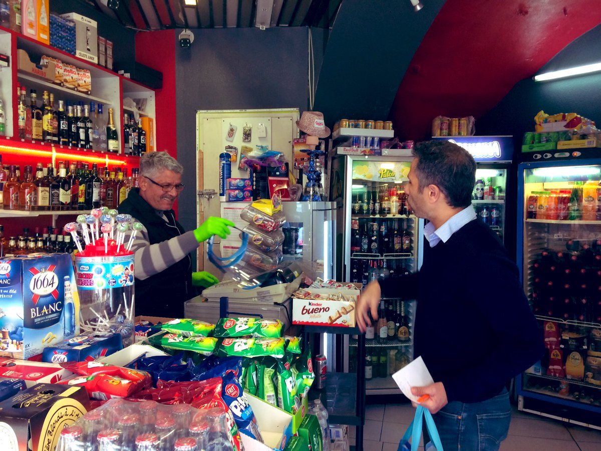 RAMEAUCHANTAL's tweet photo. Avec mon collègue @AbdiElkandoussi distribution des visières de protection  aux commerçants restés ouverts pendant le confinement. Merci à eux pour la continuité du service @montpellier_ Quartiers  Celleneuve &amp; La Fontaine, Grand Mail. @Saurel_P @PerezVeronique1 . 🥖 🥩 🍈🧀 https://t.co/cQIcSZ7UGy