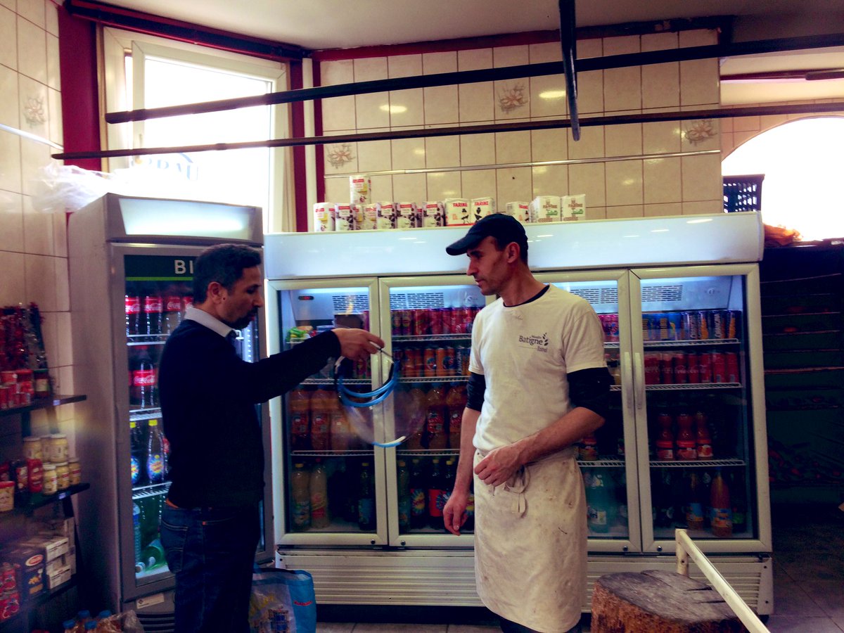 RAMEAUCHANTAL's tweet photo. Avec mon collègue @AbdiElkandoussi distribution des visières de protection  aux commerçants restés ouverts pendant le confinement. Merci à eux pour la continuité du service @montpellier_ Quartiers  Celleneuve &amp; La Fontaine, Grand Mail. @Saurel_P @PerezVeronique1 . 🥖 🥩 🍈🧀 https://t.co/cQIcSZ7UGy