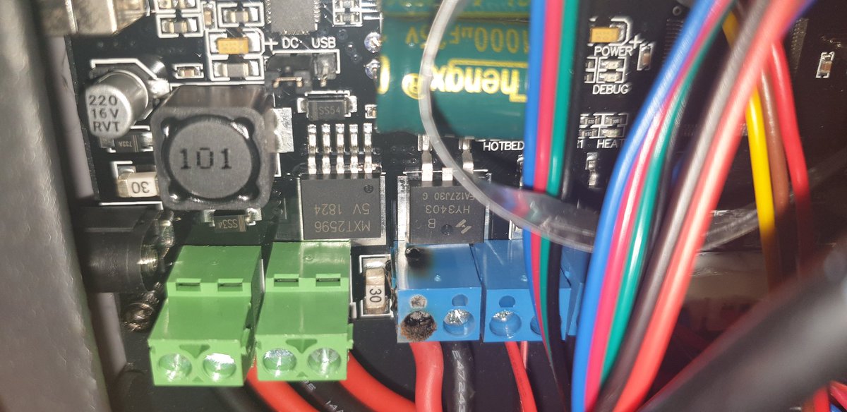 NomasterC's tweet photo. @anycubic3dprint my #4maxpro is 8 months old and recently the heated bed stopped working. I opened the case to find this. Any help? @toms3dp @joeltelling @makersmuse might find this interesting too. https://t.co/1ZDwLwlwBl