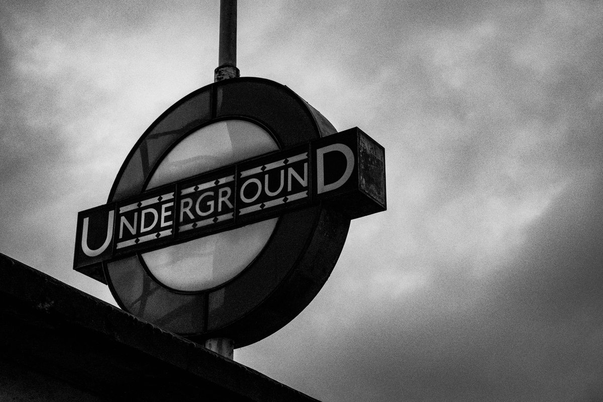 NilsScarbro's tweet photo. Rayners Lane

#SonyRX100

#blackandwhite #blackandwhitephotography #monochrome #bnw #bnwphotography
#monochromatic #blackandwhiteonly #bnw_life #bnw_addiction
#LondonUnderground #TFL https://t.co/E31A5Bqp3s