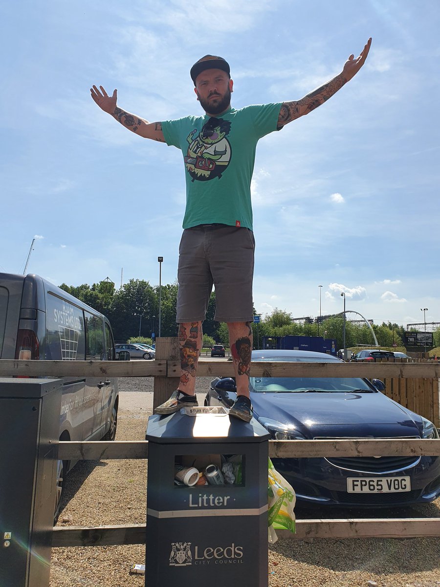 garywillerton's tweet photo. Day 26: Stood on a bin. #BinPic https://t.co/ZrUukH5RuE