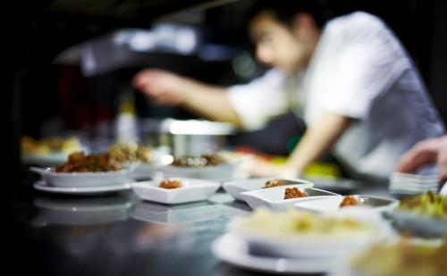 ncr_voyix's tweet photo. The Chinese restaurant industry is working to recover in part by initiating contactless delivery. Read more: https://t.co/cXxMWqYCYm #COVID19 #KeepCommerceRunning https://t.co/By33O0eSub