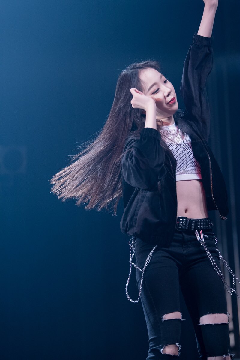 namiarchive's tweet photo. 180113 → #나미 #HOWZ  𐄁 𐄁 
    ⠀♥︎ dream on ! vol 17 c block
⠀    ╰ hotkoreanet┊🖇 https://t.co/aOHmL2O1rW