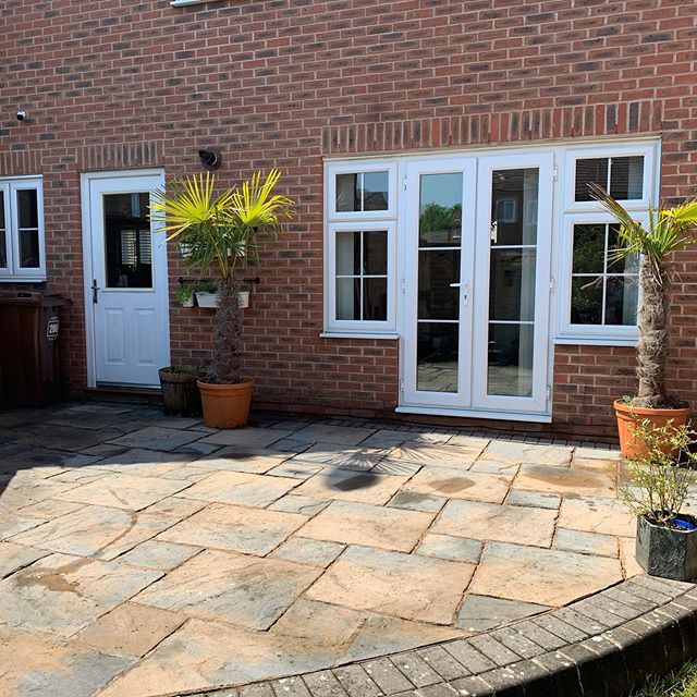 Dranny's tweet photo. Who knew the patio was that colour 😯
#jetwash

📸 https://t.co/4AoSGS5HRa via https://t.co/qcVvJktNe1 https://t.co/gWEJCJSR36