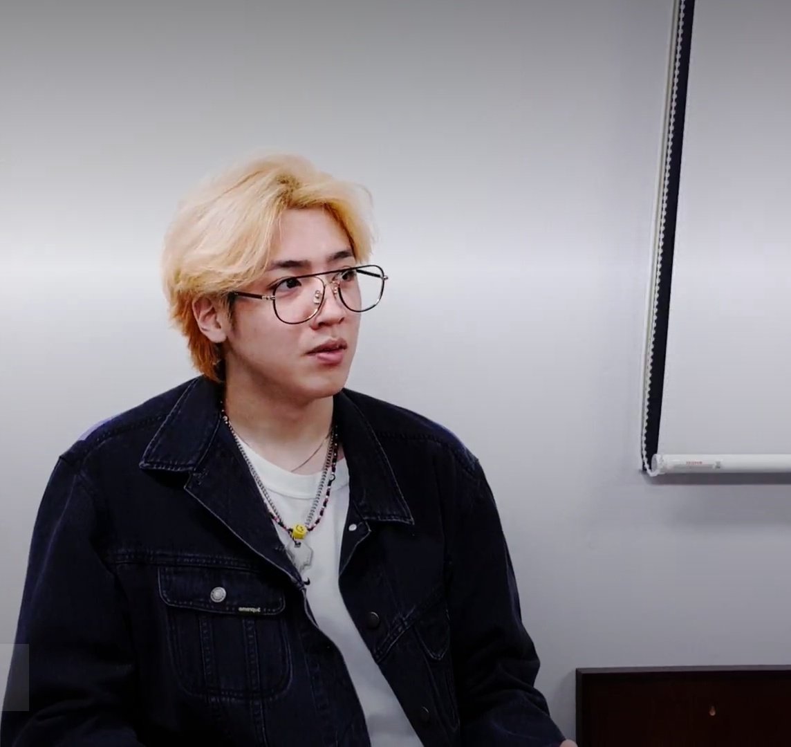 LETS TALK ABT BLONDE WOOSEOK IN SPECS ღ& #39;ᴗ& #39;ღ