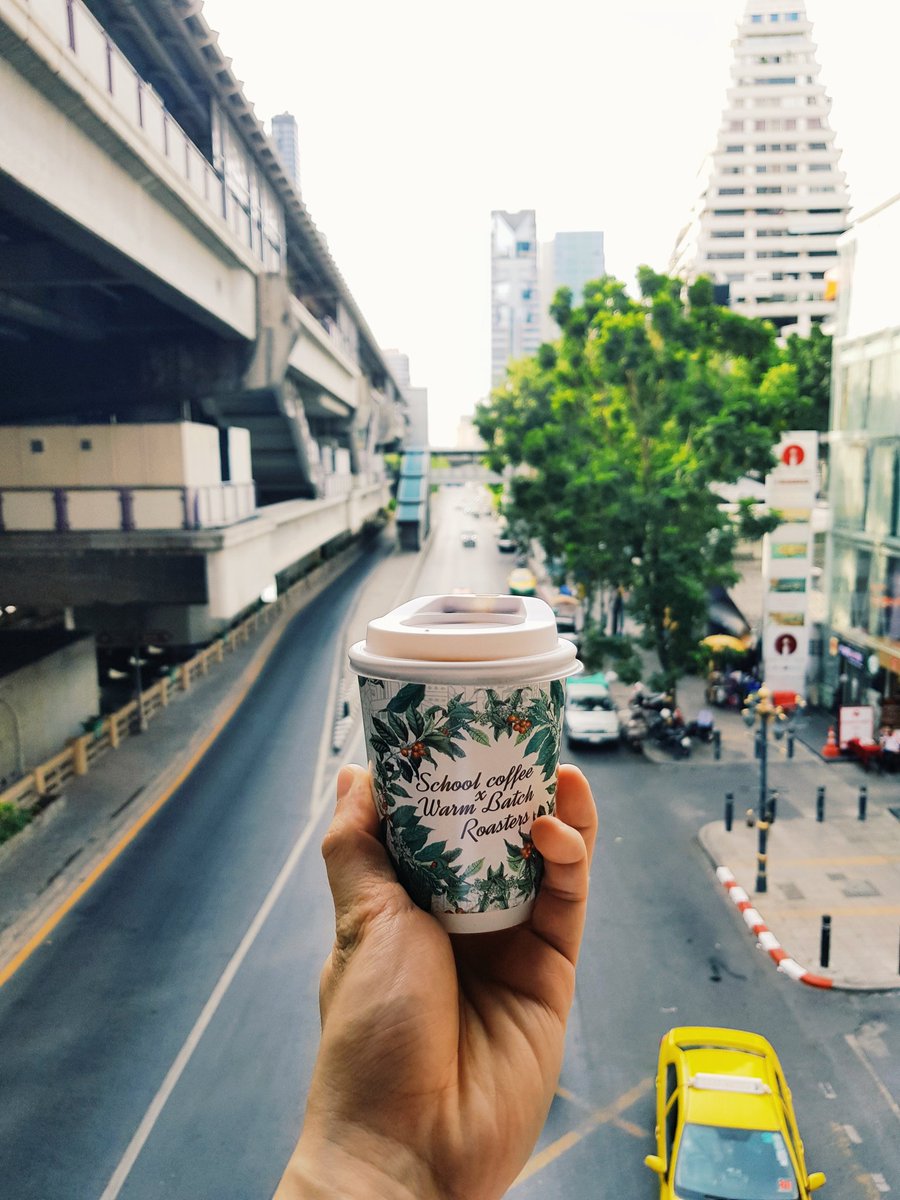deeza_w's tweet photo. almost forgot how good coffee tastes like (also loving the empty streets on a weekend!) https://t.co/4nDRMkIjiN
