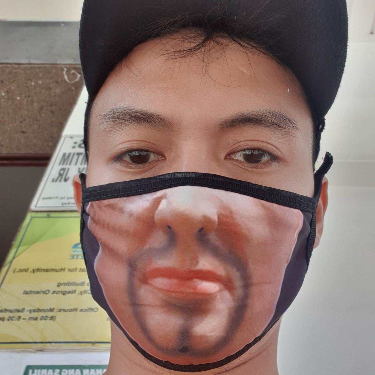 Keylan_RV's tweet photo. Fashionable Face Mask. Bwahah https://t.co/zSu0NARwEF