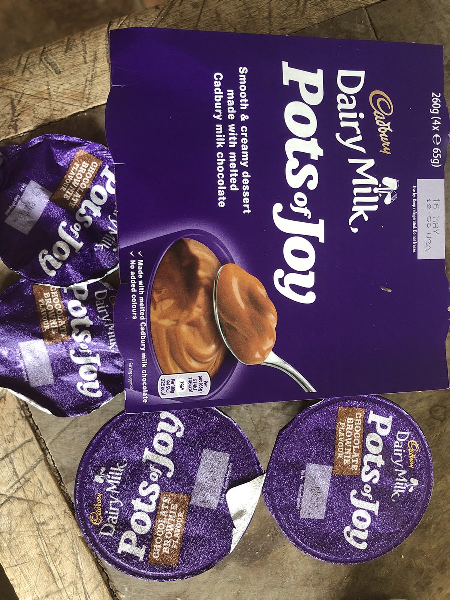 MimiandMago's tweet photo. @CadburyUK Bought these yesterday and inside are CHOCOLATE BROWNIE POTS?! Hubbie is gluten free can he eat brownie ones? What is going on? I messaged you first, no response https://t.co/neHNejUrLH