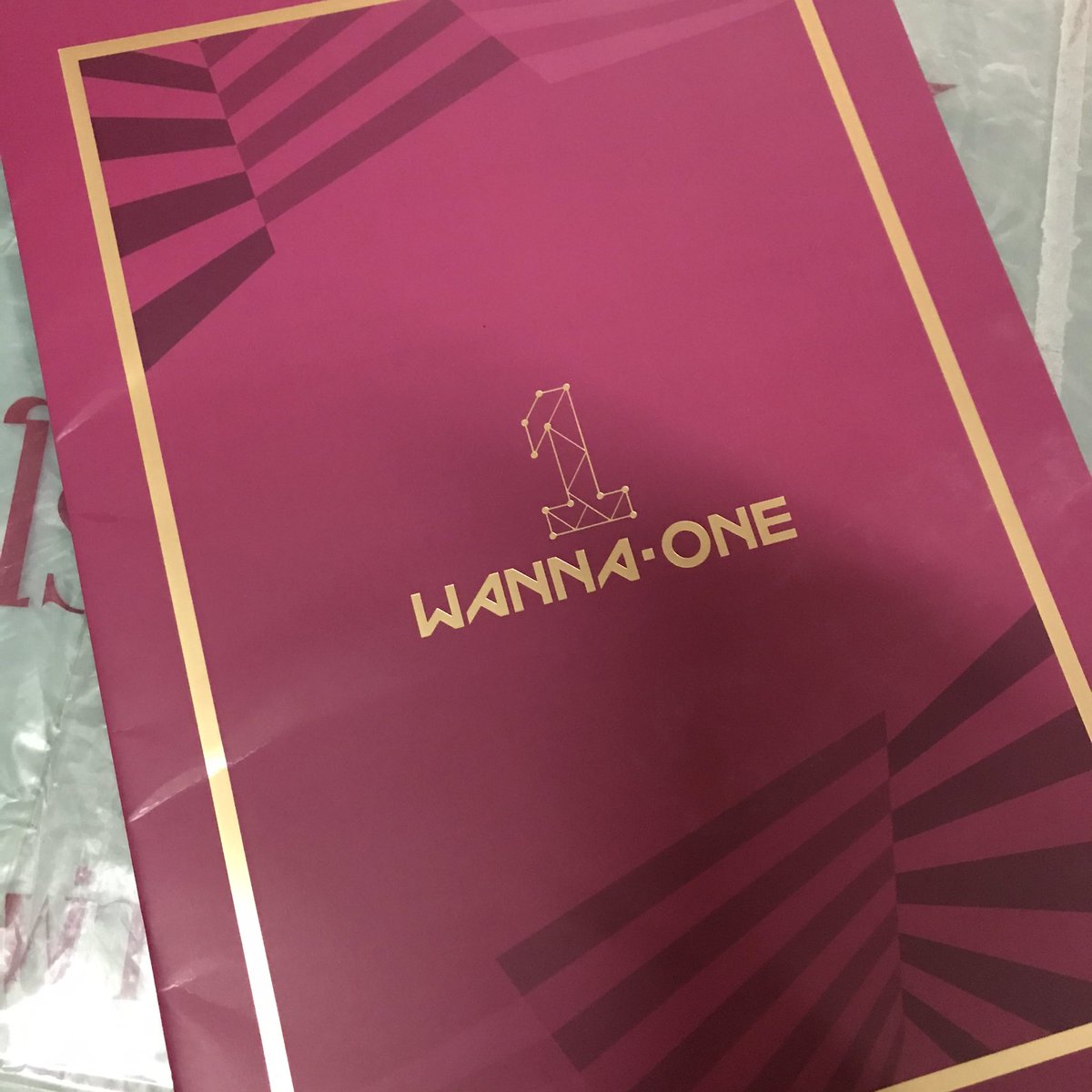 wannabledav's tweet photo. พร้อมส่ง โปสเตอร์ขนาด A3 ไม่มีตำหนินะเจ้าคะ ผ่อนได้เหมือนเดิมจ้า

ขออนุญาตขายเหมา 2 เมมเบอร์เลยนะคะ 200 รวมส่งลงทะเบียน แถมไอชมพูๆ ปกครอบให้ด้วยไปเลยค่า ❤️❤️❤️❤️❤️

#ตลาดนัดWANNAONE #จินยอง #ซองอุน #ตลาดนัดWANNAONE #ตลาดนัดwannable https://t.co/F1LJuwveM6