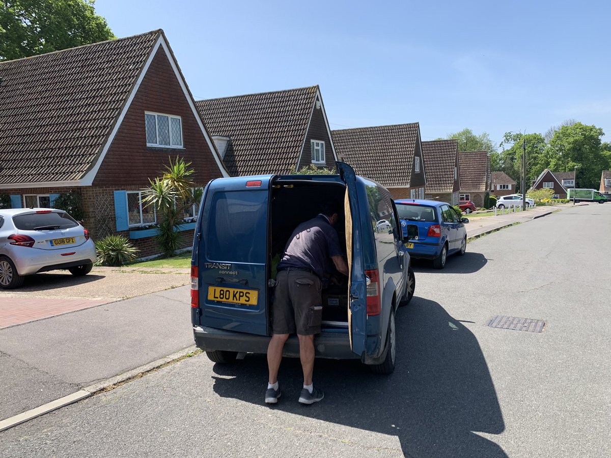 SimonJonesGolf's tweet photo. @Hermesparcels your delivery driver taking no care when pulling out on a road - nearly crashed into my car then proceeded to be extremely rude when confronted! Should be taken off the road - no care in the world https://t.co/s2sj7n6iZU