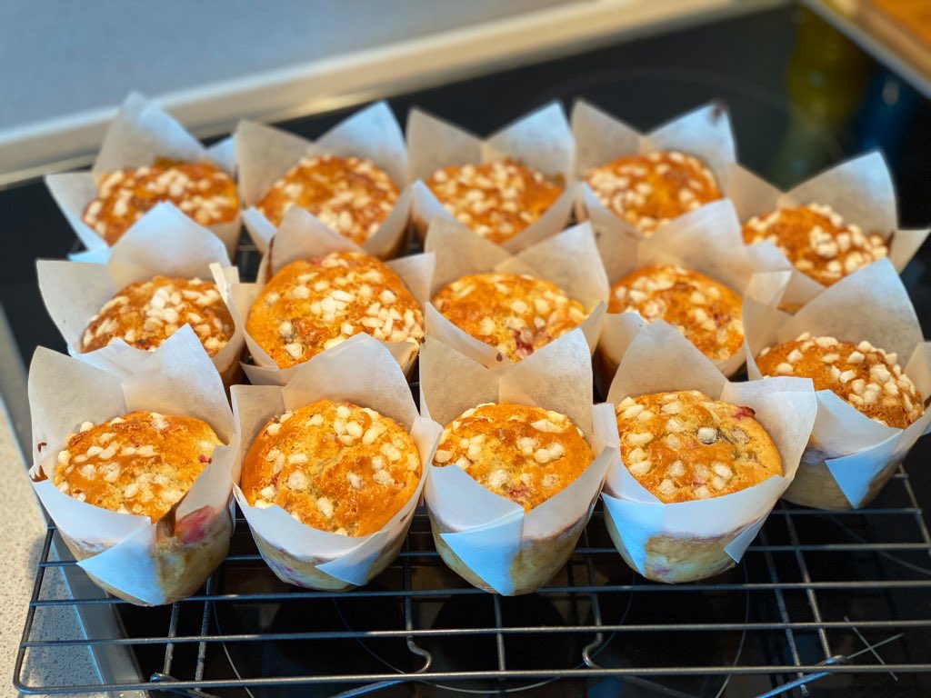 fatrabbitbakery's tweet photo. So entering week 7 of #lockdown &amp; we’re still here, so the rabbits have decided to put our @kemis_pontcanna fruit &amp; veg box to good use with a few Peach &amp; Raspberry muffins!! 🧁🍑#StayAtHome https://t.co/9GPX5tIp93