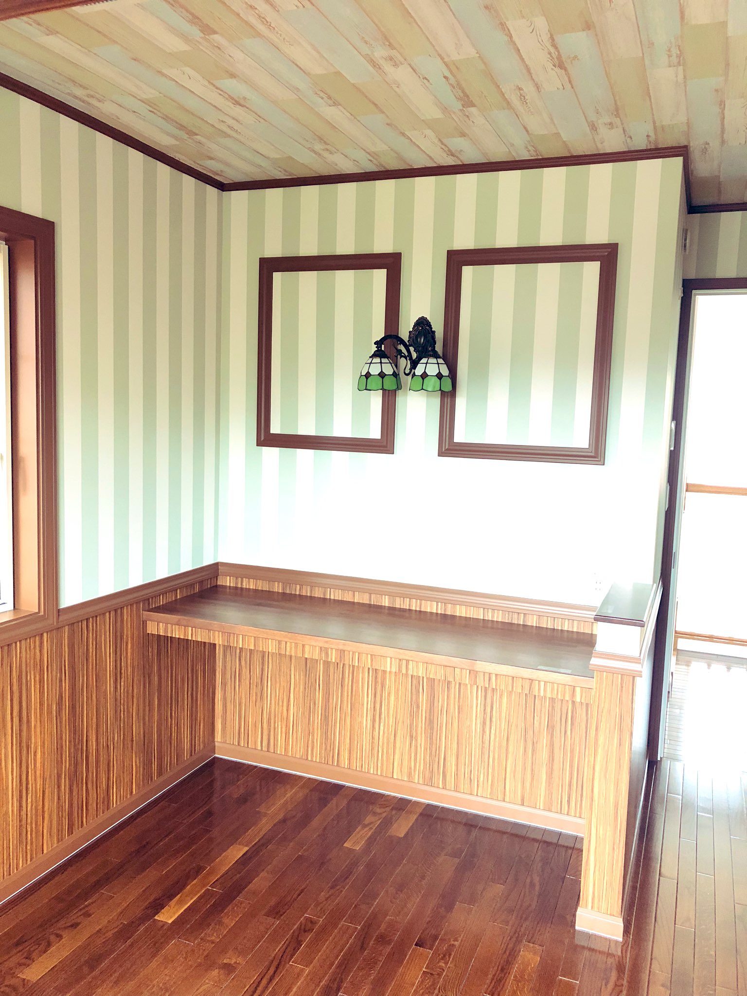 チョコミント屋さん 念願の 理想のお部屋が完成しました チョコミント色の部屋です 壁紙屋本舗さんの壁紙を使わせて頂きました 掲載許可ありがとうございます チョコミント チョコミン党 壁紙屋本舗 T Co 0vffsccwya Twitter