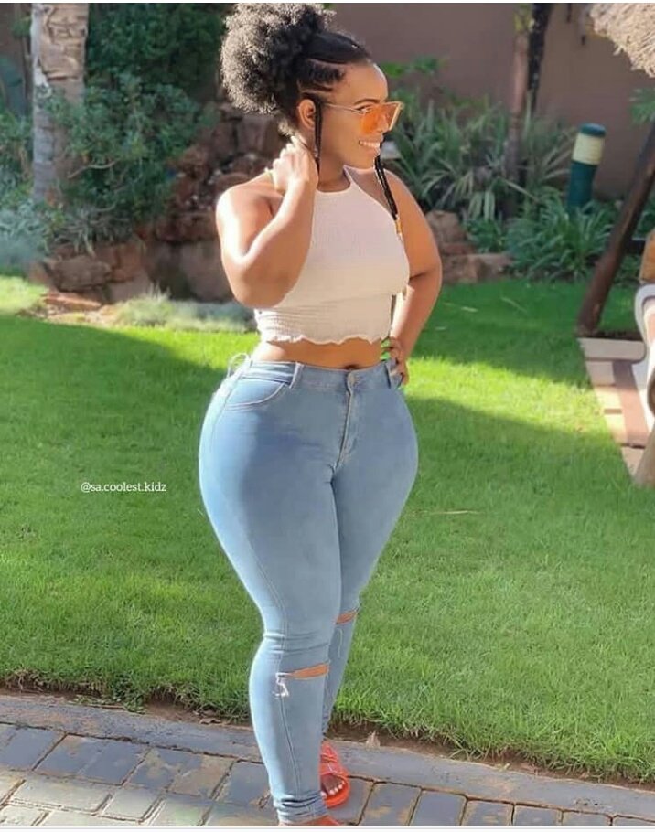 MalumSid's tweet photo. Gents let's Settle This...😅🤣

Thick.                                    Slender Like❤️.                             Retweet 🔄 https://t.co/NTHddGGxJI