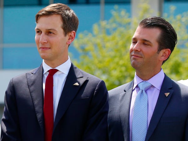 14/ Trump's eldest sons—Don (by birth) and Jared (by marriage)—hid from the public literally *dozens* of secret contacts with Kremlin agents, including a meeting in Trump's own home in June 2016 during which they solicited *and received* illegal election assistance from Russians.