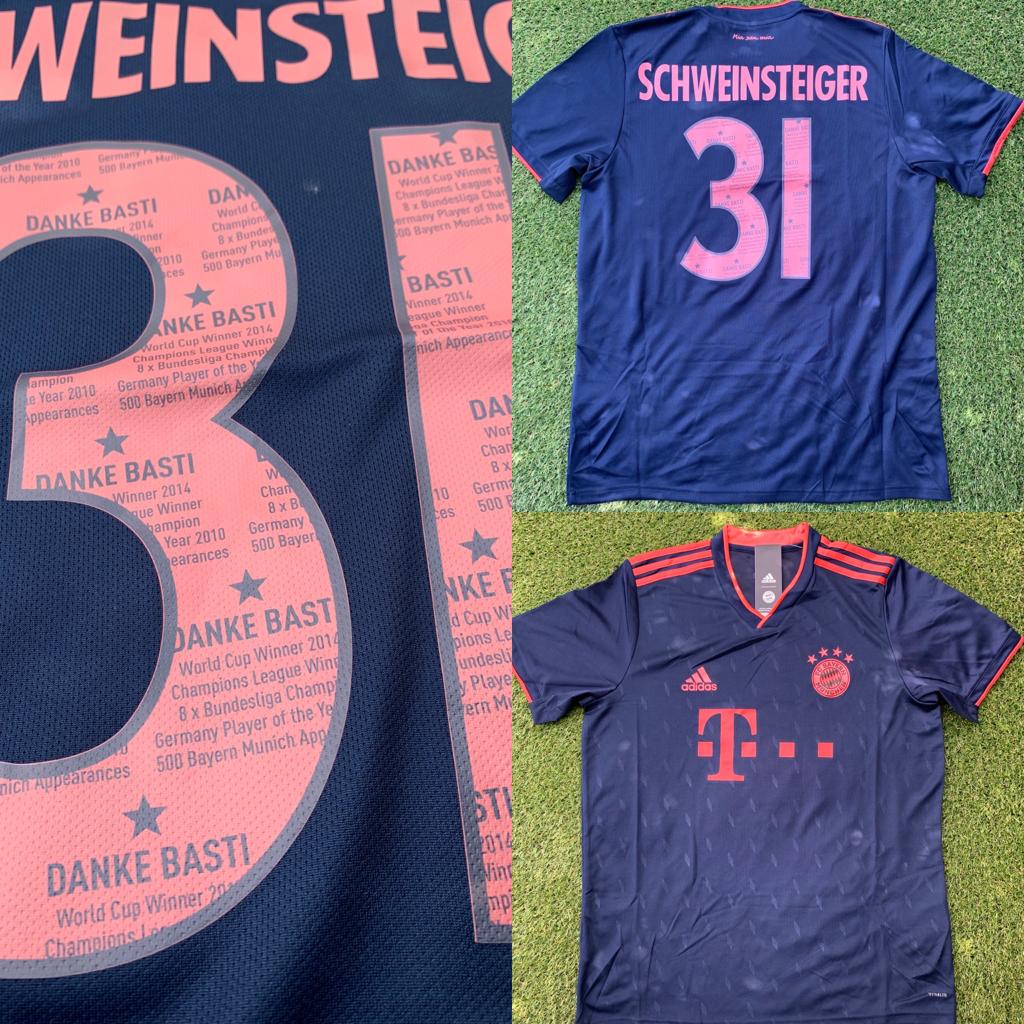 Wir verlosen ein FC Bayern „Danke Basti“ Trikot 🔥 Größe L ⚽️ Gewinne das Trikot der legendären 31 #bastianschweinsteiger #dankebasti #FCBayern #Fussball #DFB #MiaSanMia #gewinnspiel instagram.com/p/B_7iI_7oox0/…