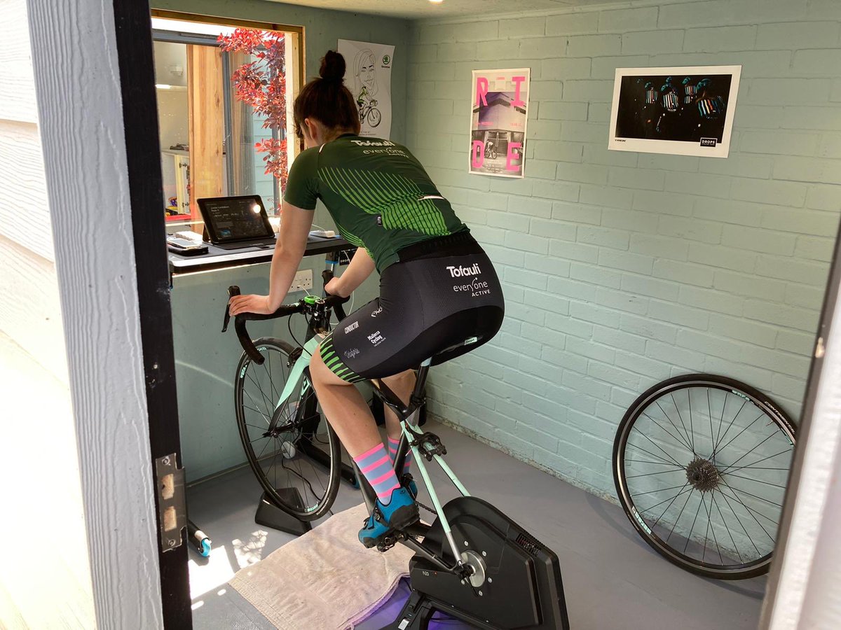 <a href="/JuniperNikki/">Nikki Juniper</a> coached rider Martha @TofautiEA warming up for @rgt_cycling virtual race today. Tough going by all accounts, well done to Penny too <a href="/njoreillydebre2/">Nicola de Brett</a> Good job girls! 💪🏻
