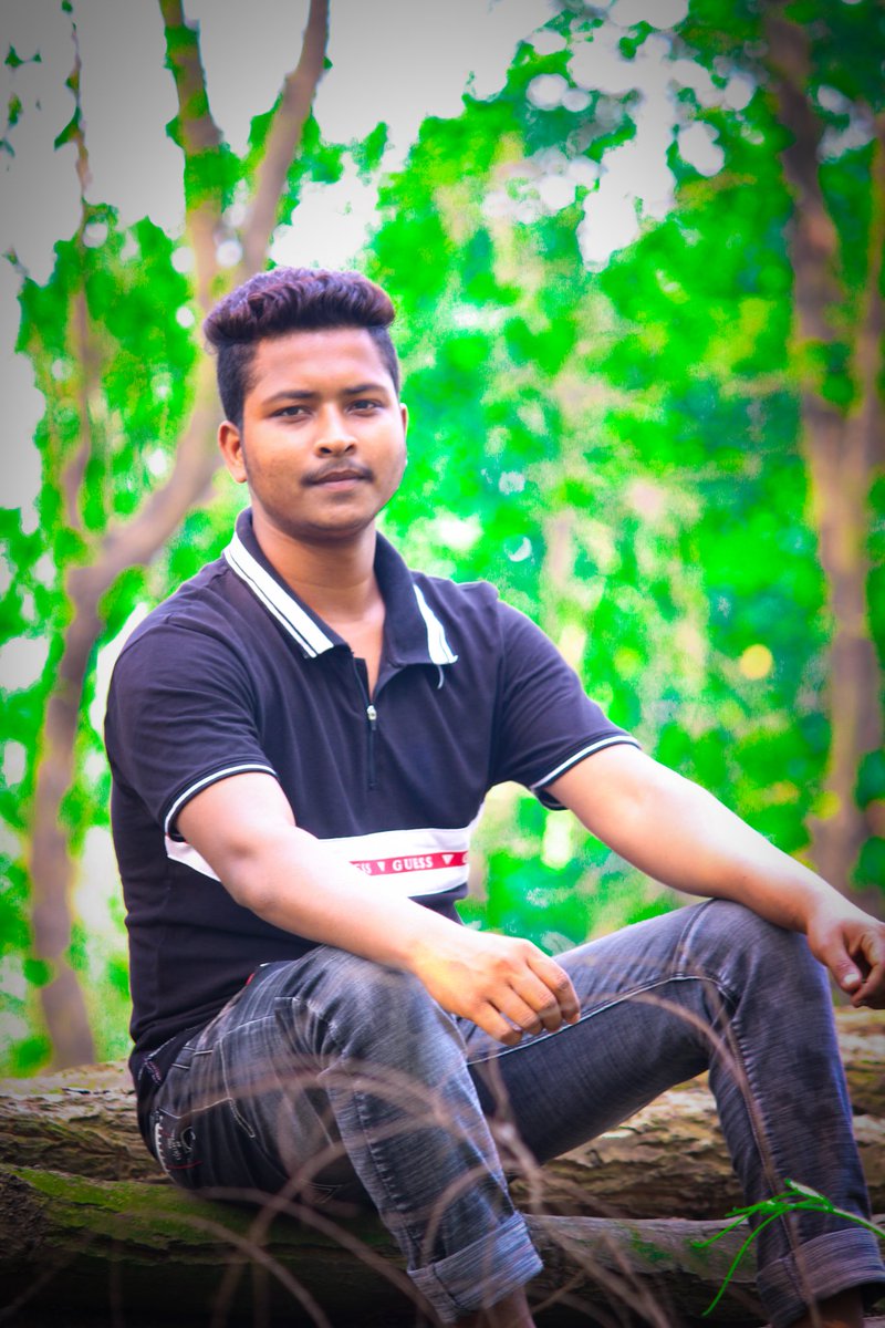 মেয়েদের জ্বালাইবেন
 কিন্তু চ্যাতাইবেন নাহ
 কারন কবি বলেছে পাগল চ্যাতানো ঠিক নাহ