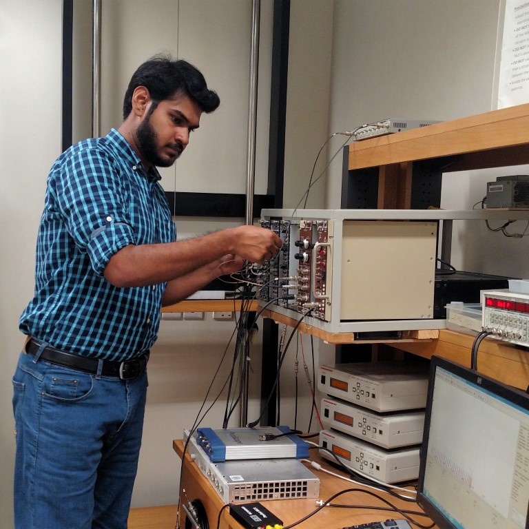 AnwarSabieh's tweet photo. Physlab @physlab_org at @LifeAtLUMS is constantly chasing muons, heavy cousins of electrons, produced in cosmic showers. See https://t.co/7IbxPLW6Wj for original simulator, FPGA implementations for measuring lifetimes, fluxes and speeds. @sbasselums @mhamzawaseem https://t.co/b22bmOcqlI